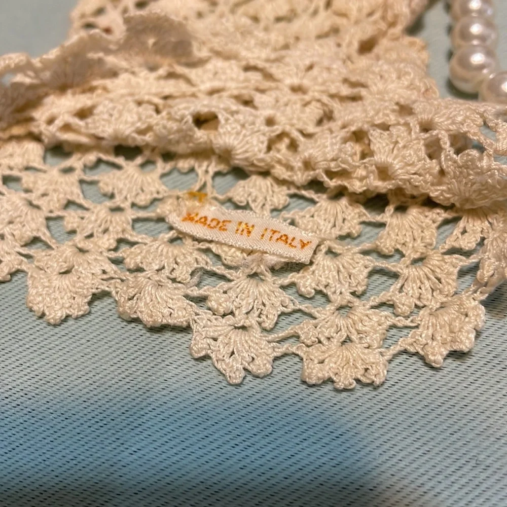 Vintage 1940s Crochet Lace Bridal gloves 


- - Picture 2 of 8